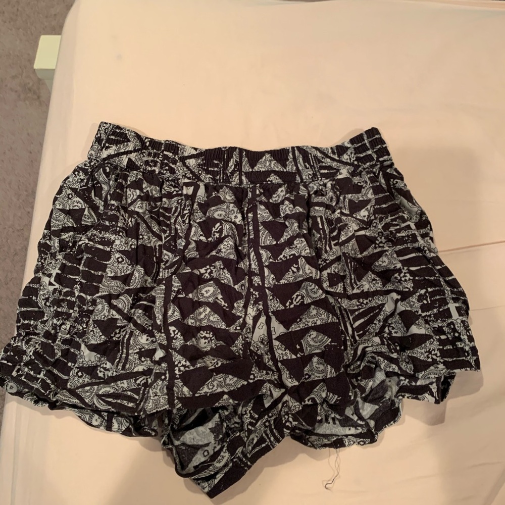 Shorts - Picture 2 of 3